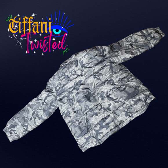 ✨ Gap Kids Camo Puffer Jacket | Size Small (6–7 yrs) - Picture 2 of 4